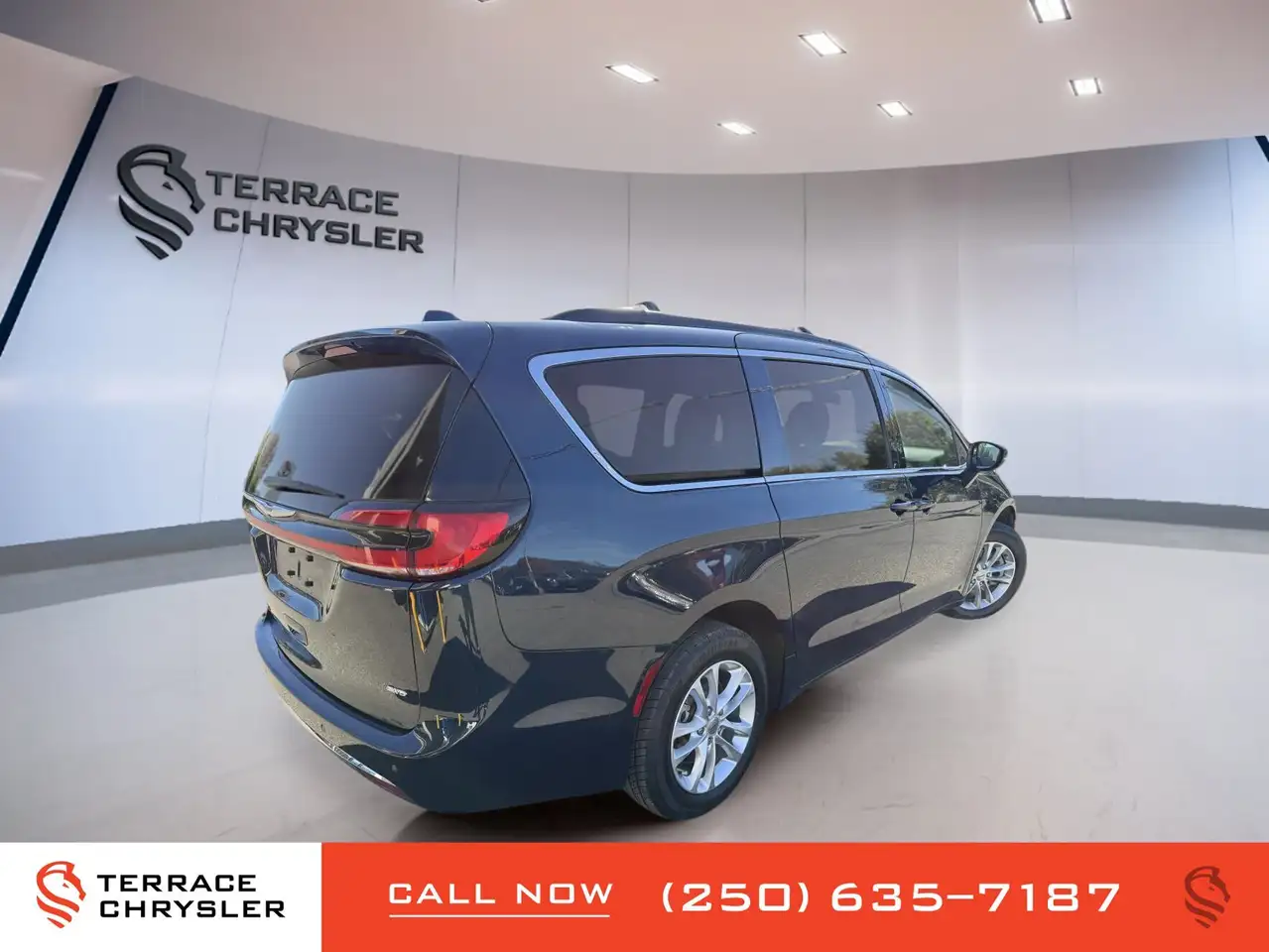 Chrysler Pacifica photo Chrysler Pacifica