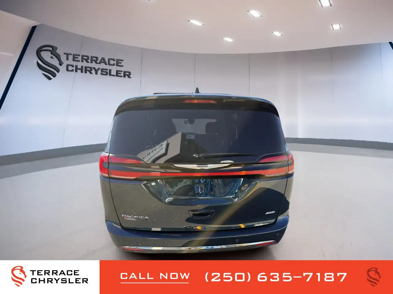 Chrysler Pacifica photo Chrysler Pacifica