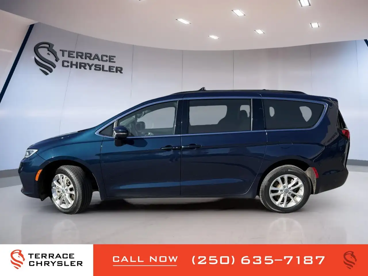 Chrysler Pacifica photo Chrysler Pacifica