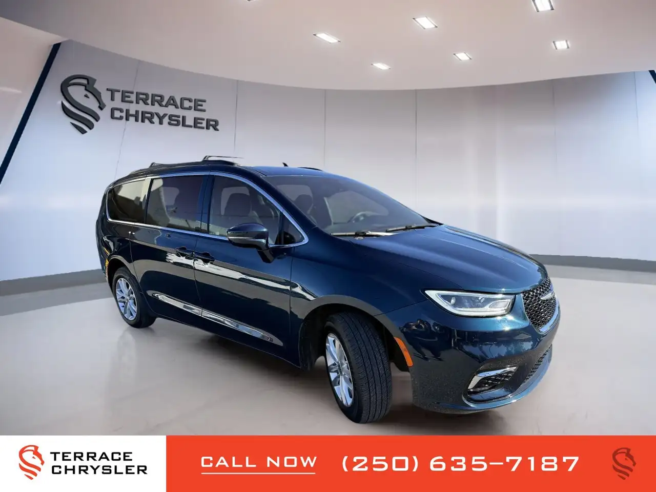 Chrysler Pacifica photo Chrysler Pacifica