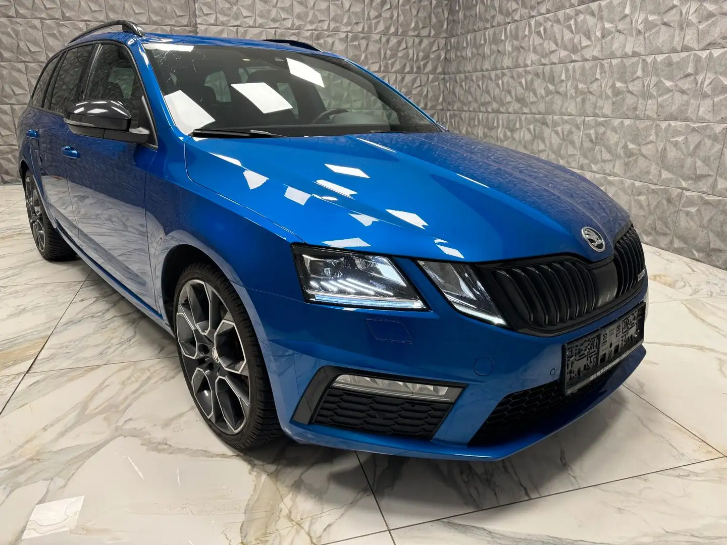 Skoda Octavia Combi RS Blau - 1