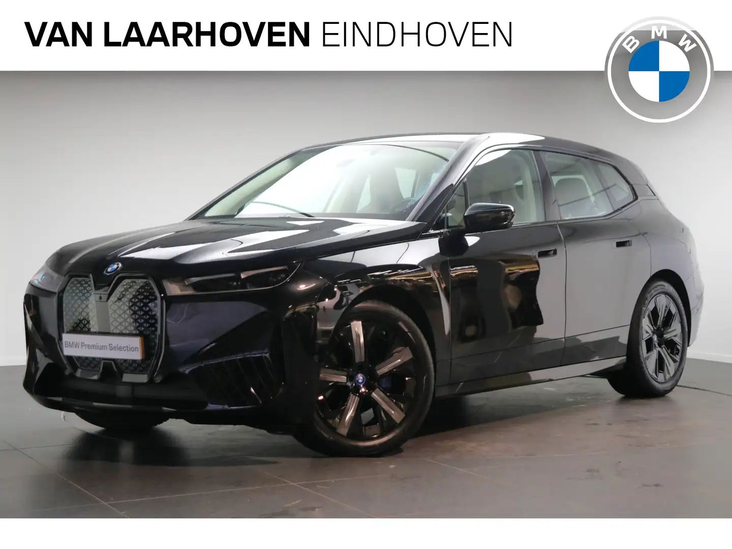 BMW iX xDrive40 77 kWh / Sportpakket / Parking Assistant Zwart - 1