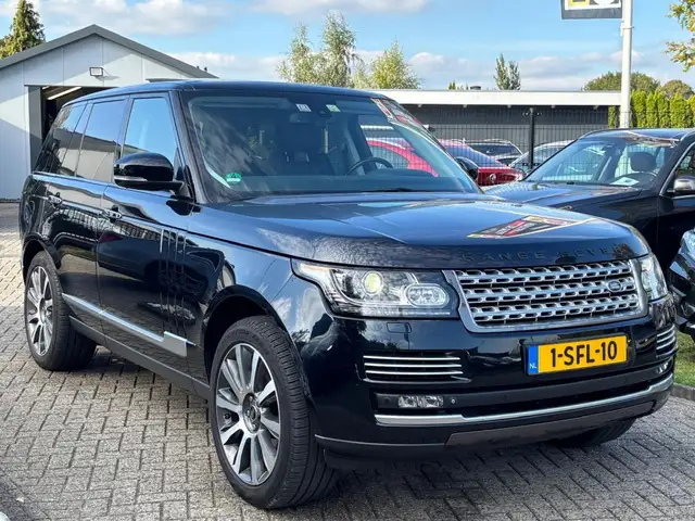 Land Rover Range Rover view 3