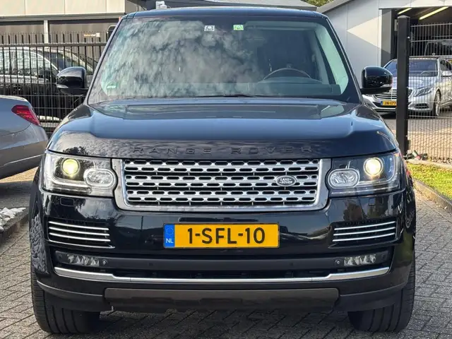 Land Rover Range Rover view 2