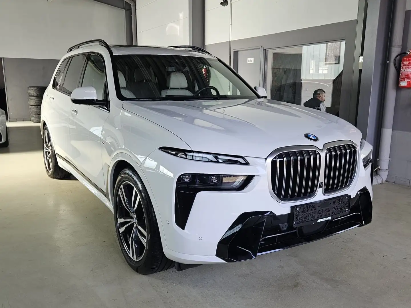 BMW X7 xDrive 40 d M Sport 7-Sitzer+AHK+Standhzng.+ Weiß - 1