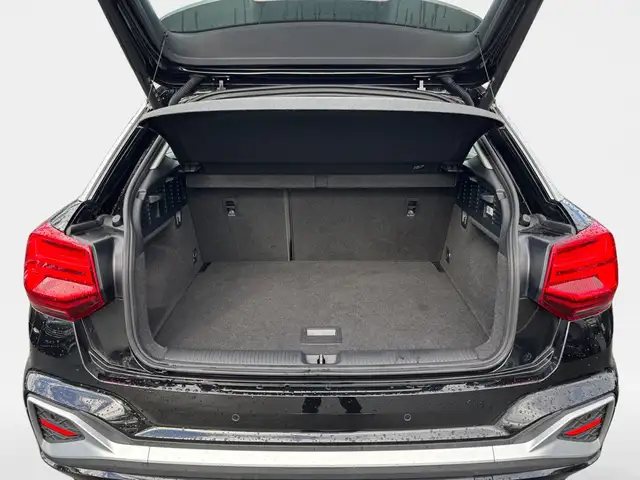 Audi Q2 view 11