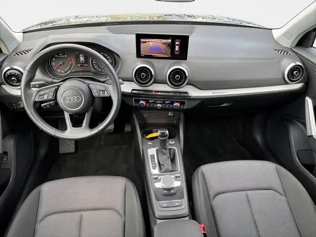 Audi Q2 view 9