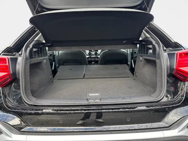 Audi Q2 view 12