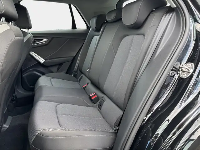 Audi Q2 view 10