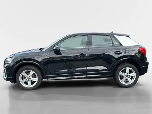 Audi Q2 view 3