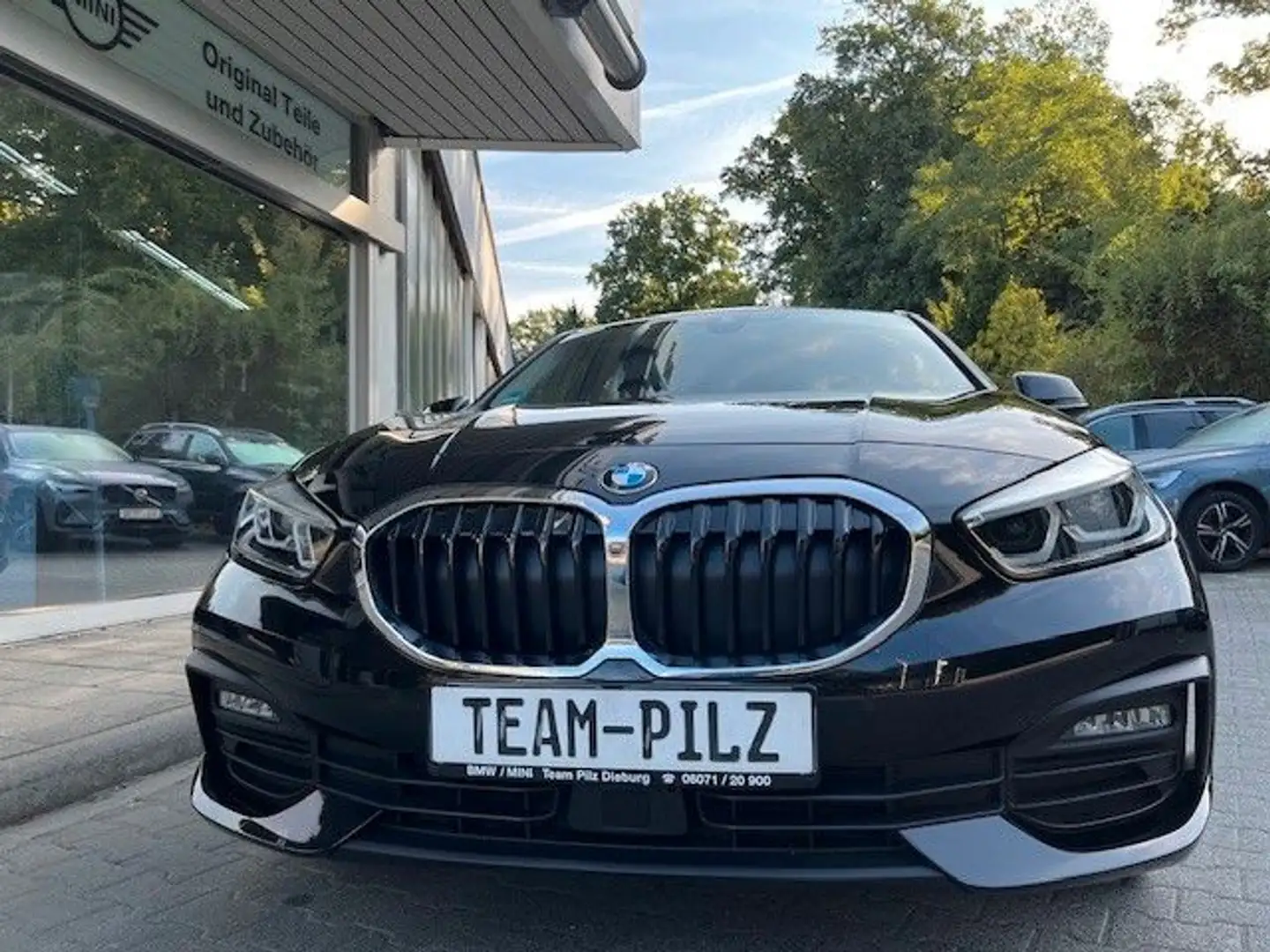BMW 118 i A Advantage/LED/Alarm/Lenkradh./Kamera Schwarz - 2