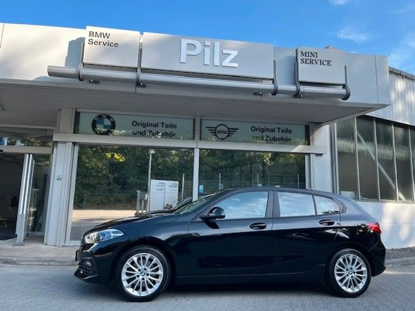 BMW 118 i A Advantage/LED/Alarm/Lenkradh./Kamera Schwarz - 1