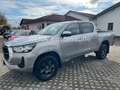 Toyota Hilux Comfort 2.8 DOKA *APP*DAB*ACC*SHZ*2025* Plateado - thumbnail 2