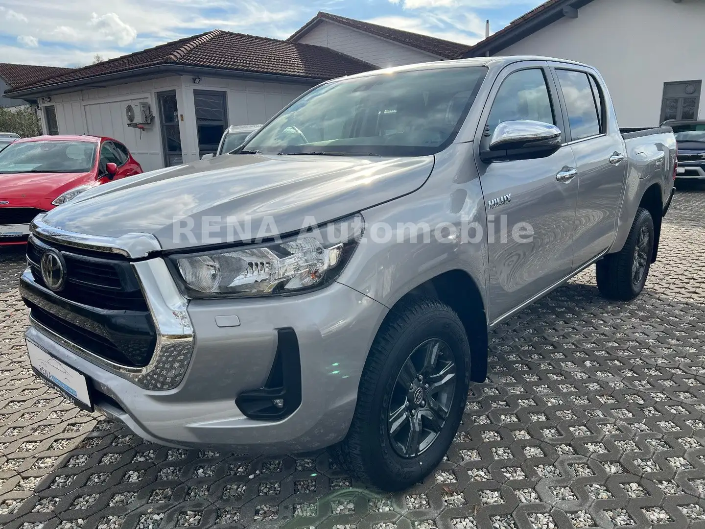 Toyota Hilux Comfort 2.8 DOKA *APP*DAB*ACC*SHZ*2025* Plateado - 1