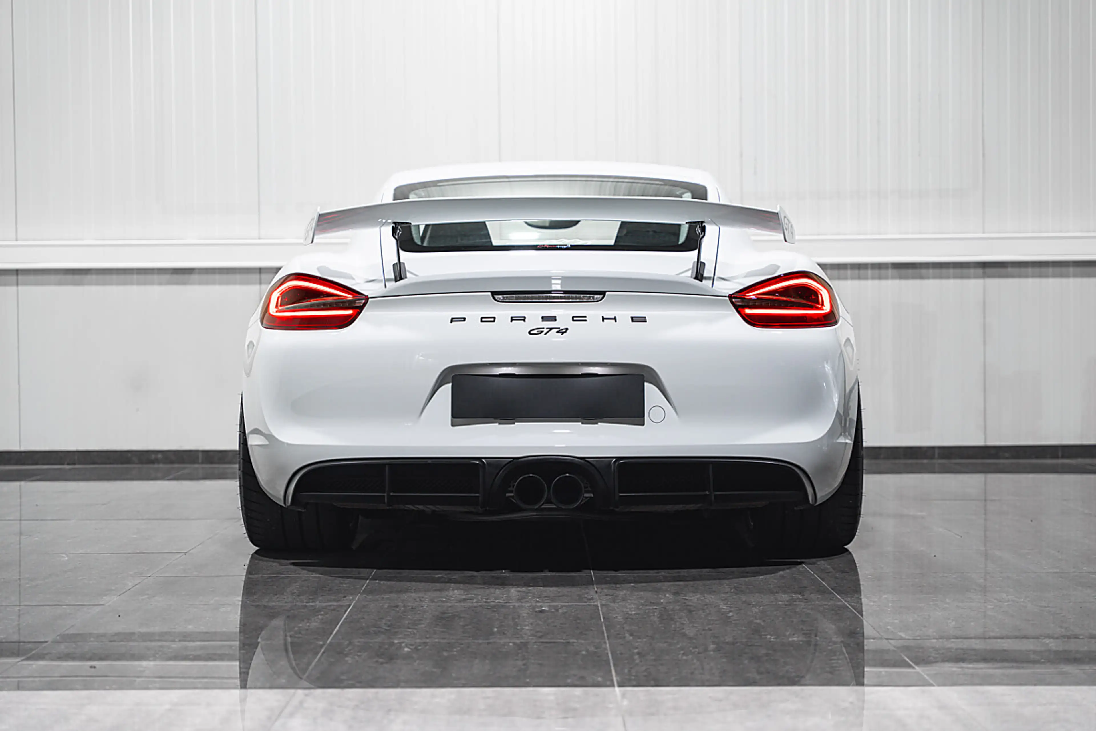 Porsche Cayman 3.8 GT4 — photo 8