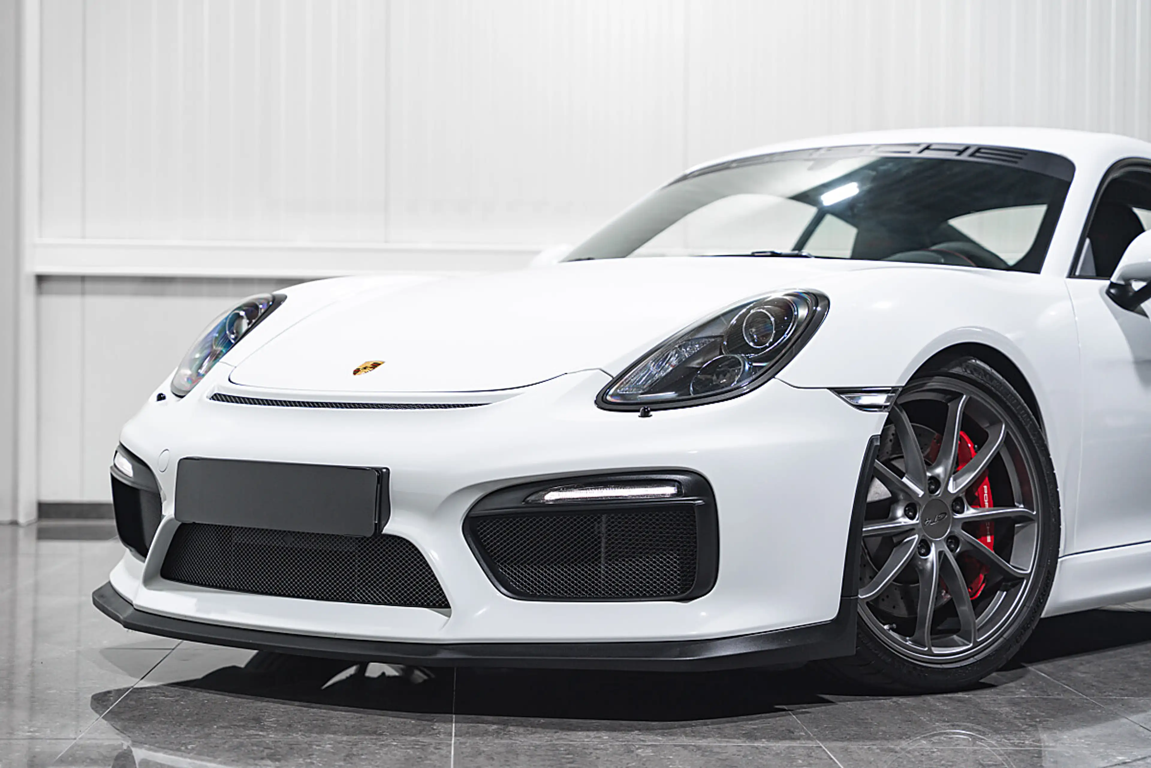Porsche Cayman 3.8 GT4 — photo 7