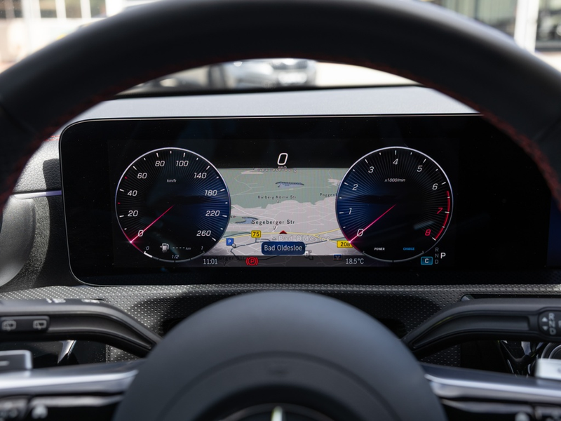 Mercedes-Benz CLA 180 SB , AMG KAMERA SPUR PDC SHZ — photo 11