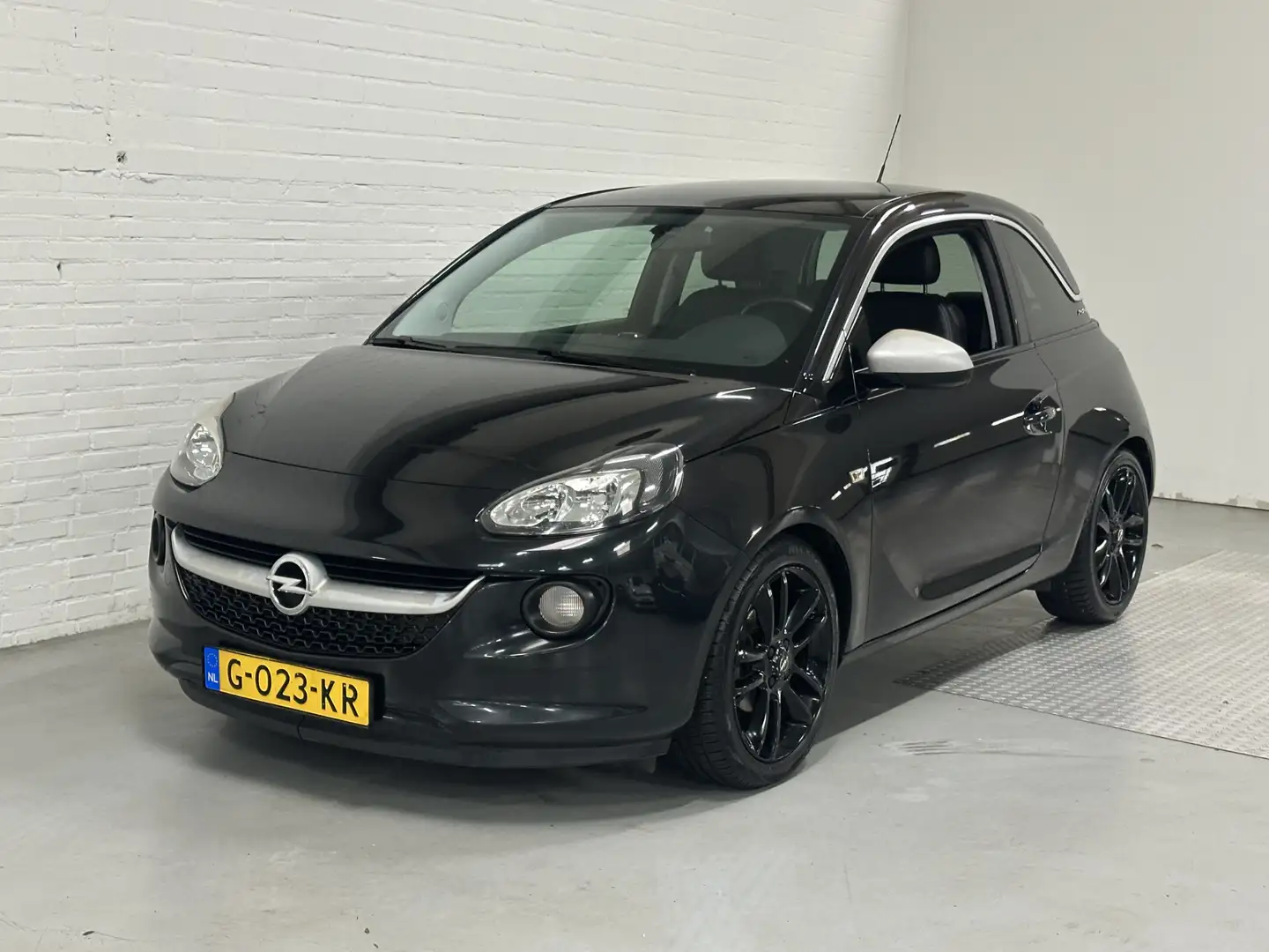 Opel Adam 1.2 Glam CLIMA / CRUISE / LEER / LMV Zwart - 1