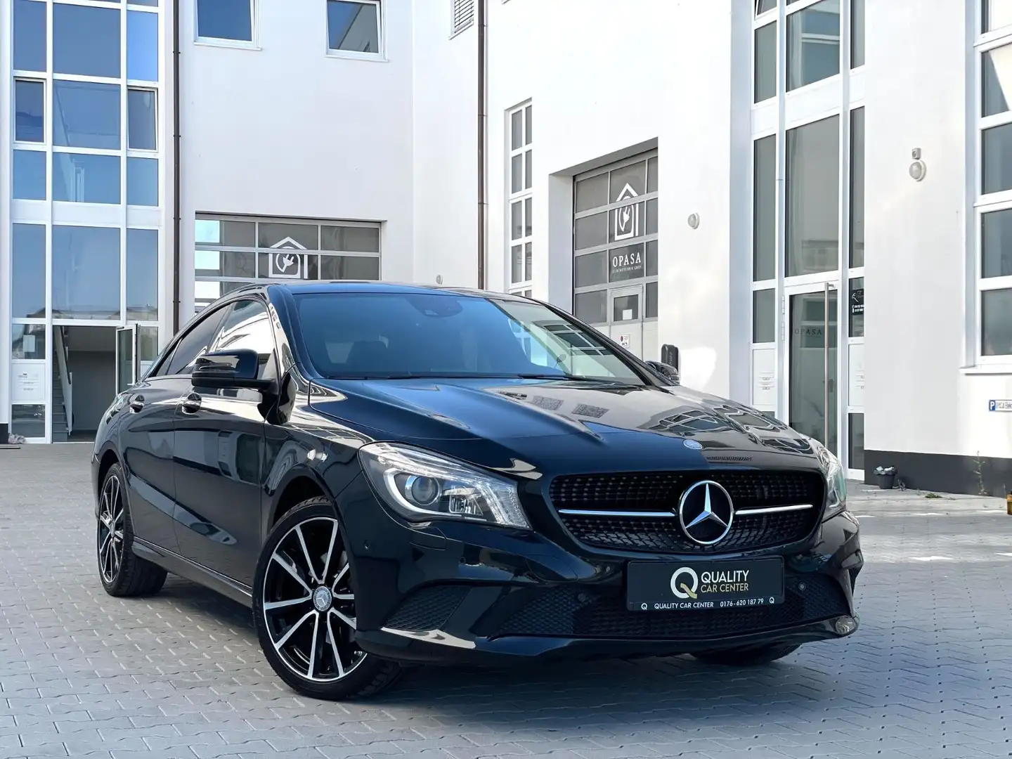 Mercedes-Benz CLA 220 CDI d 4Matic Urban Night*KAME*SPUR*2HAND Noir - 1