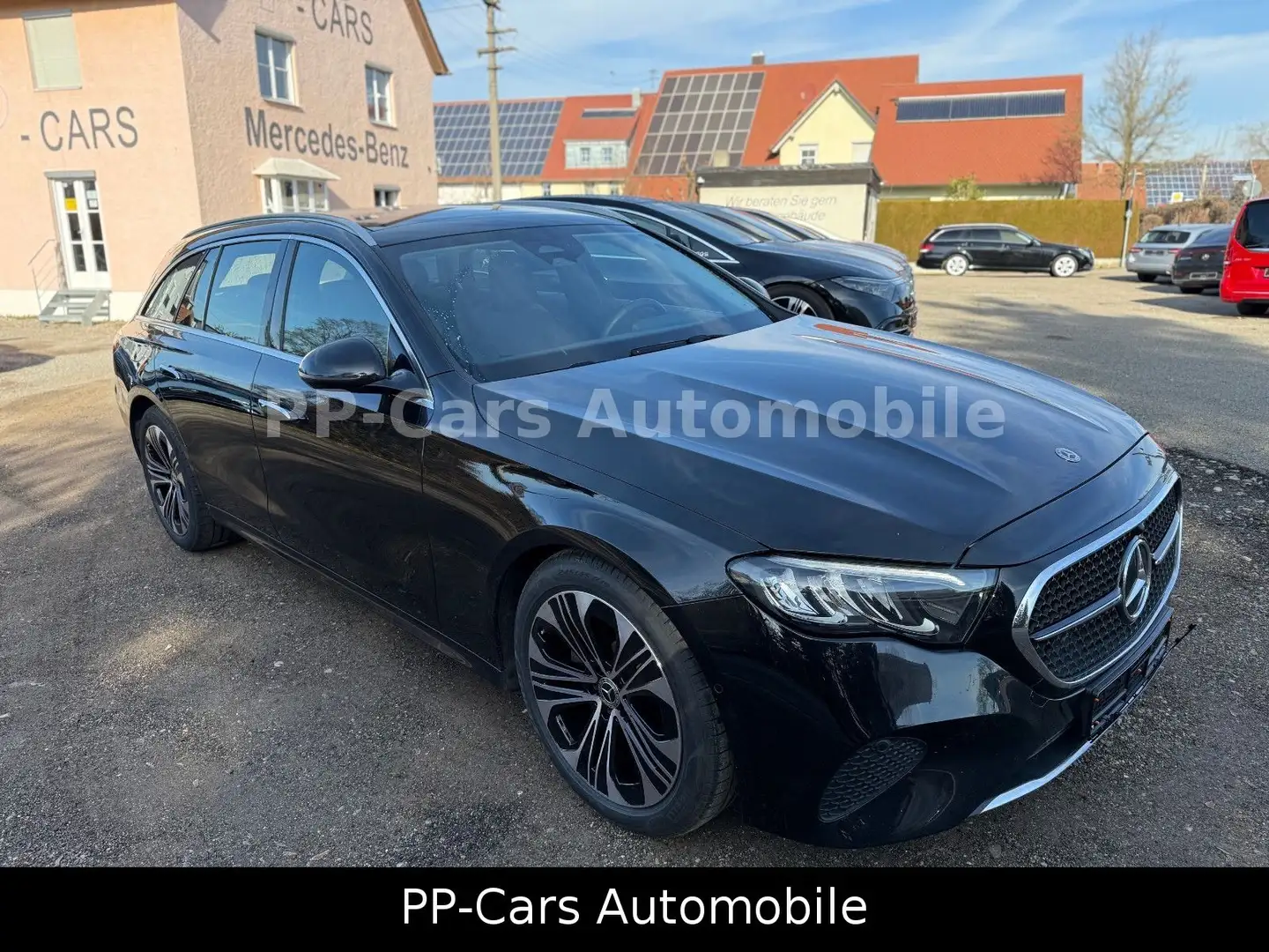 Mercedes-Benz E 200 T AVA*PANO*LED*Kamera*Distronic*SHZ*MY2024 Schwarz - 1