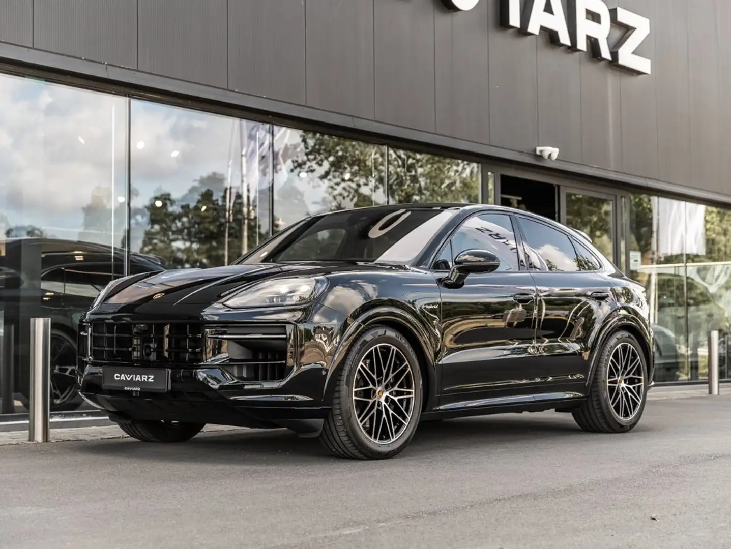 Porsche Cayenne E-HYB COUPE SPORTDES/UITL/ACHTERAS/HDMATR/HUD/INNO Zwart - 1