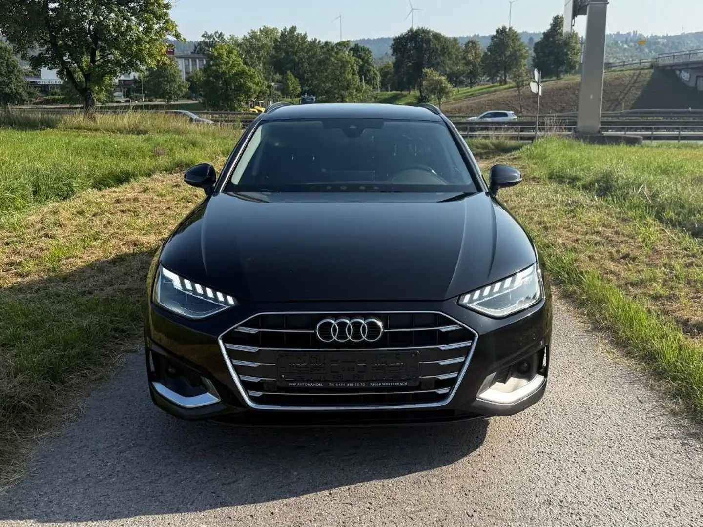 Audi A4 Avant 40 TDI advanced Schwarz - 2