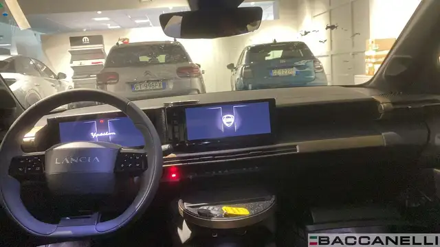 Lancia Ypsilon view 10