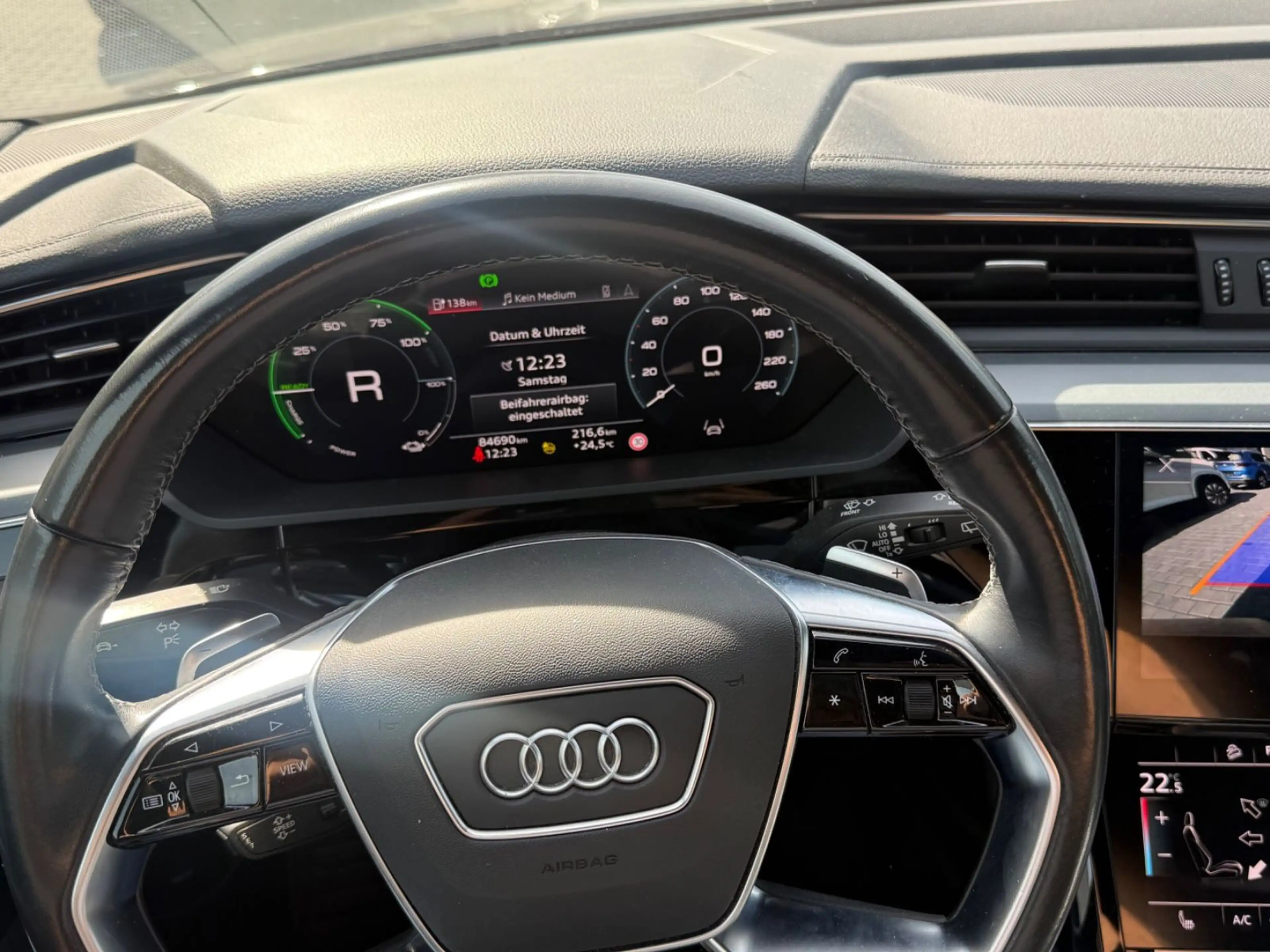 Audi Q8 e-tron 55 quattro S line — photo 7