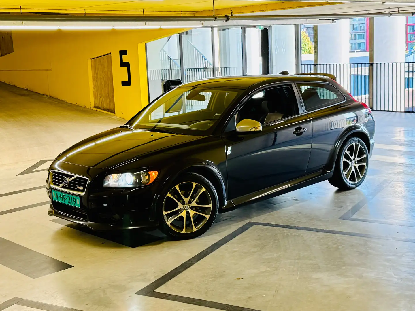 Volvo C30 T5 | Momentum | R-Design | Youngtimer | Edit.Sport Schwarz - 1