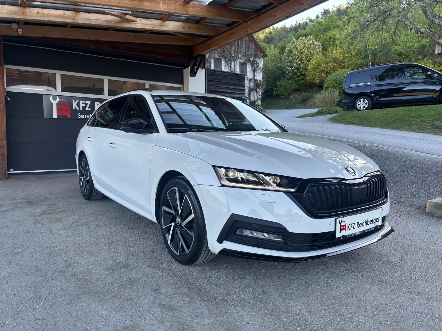 Skoda Octavia Sportline 4x4 LED HUD SHZ MULTI ASSIST Weiß - 1