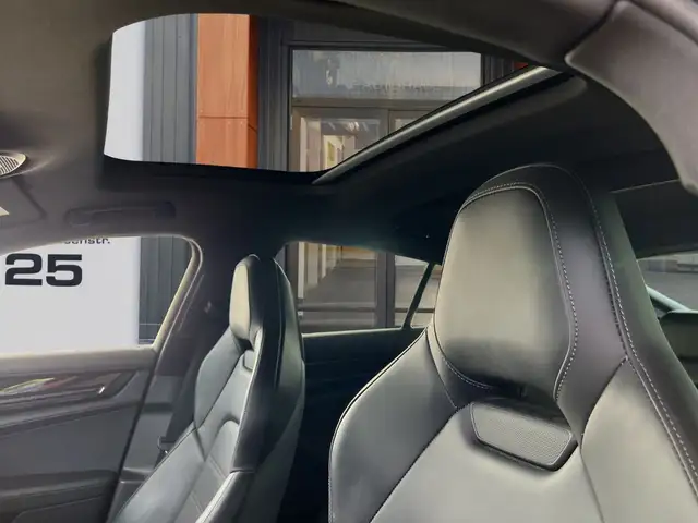 Porsche Panamera view 7