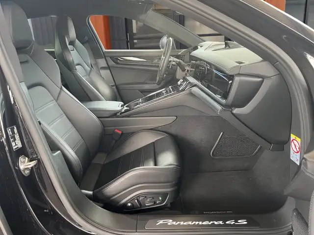 Porsche Panamera view 6