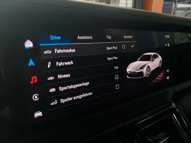 Porsche Panamera view 12