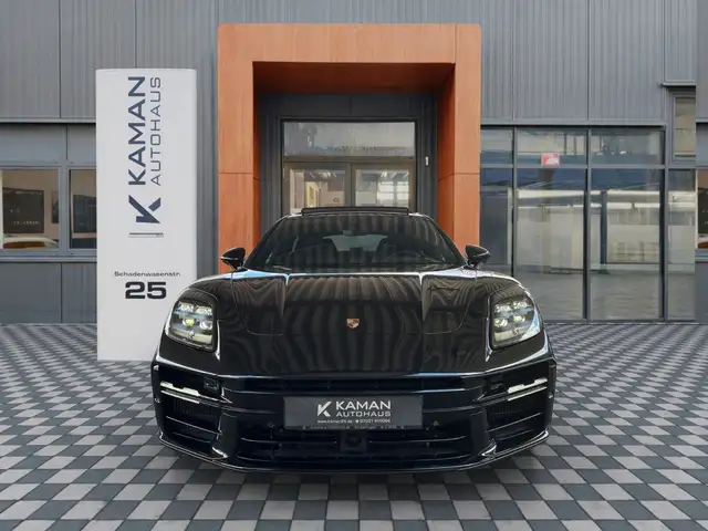 Porsche Panamera view 3
