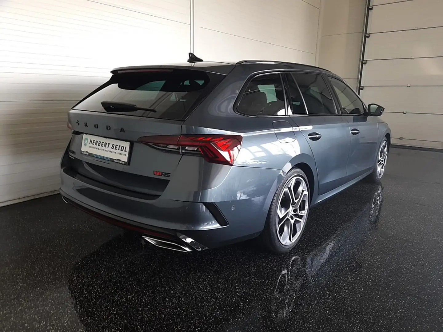 Skoda Octavia RS Plus Combi 2,0 DSG *SKY / 19 ZOLL / RS EXKL.... Grau - 2