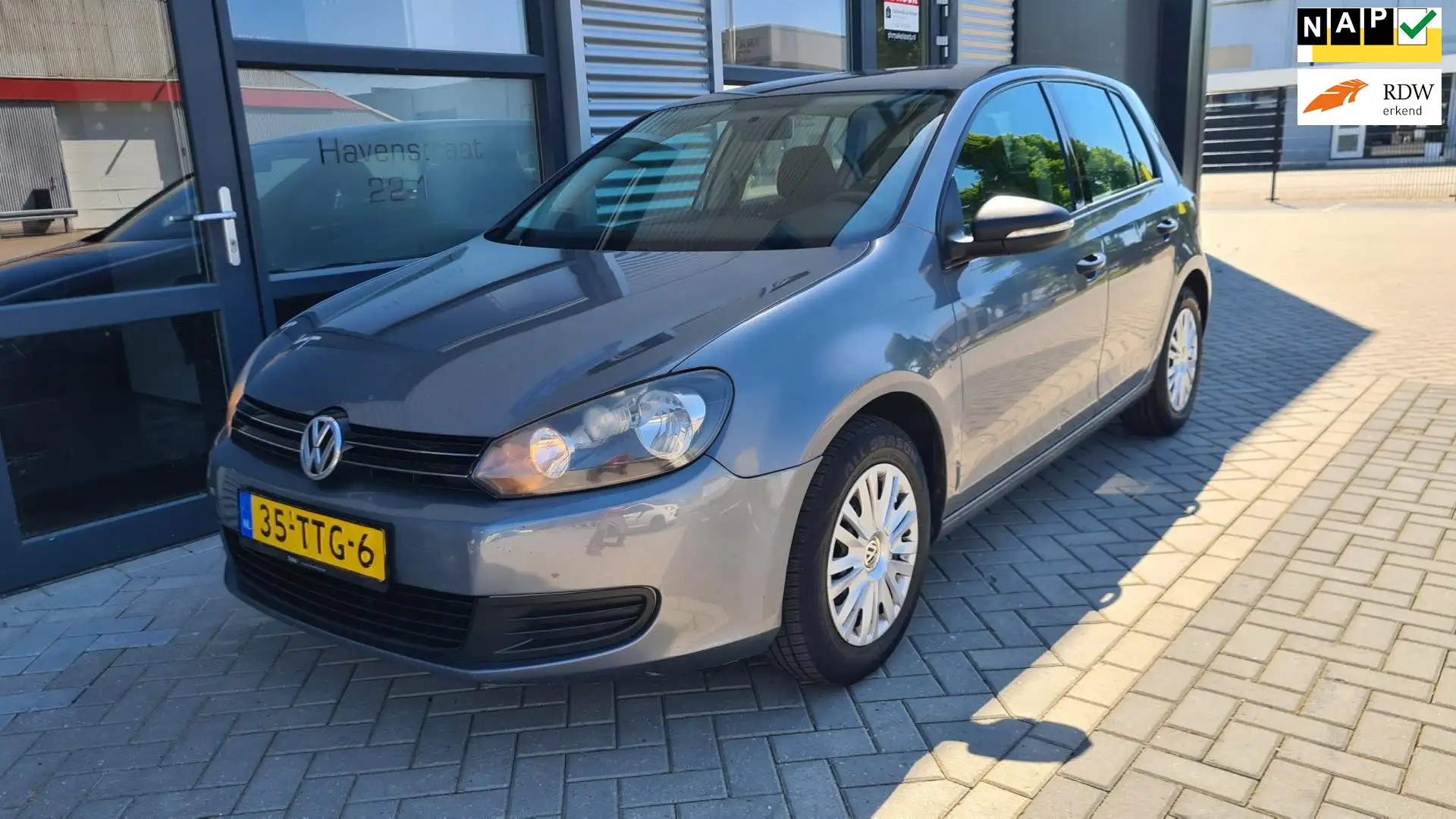 Volkswagen Golf 1.2 TSI Trendline Gris - 1