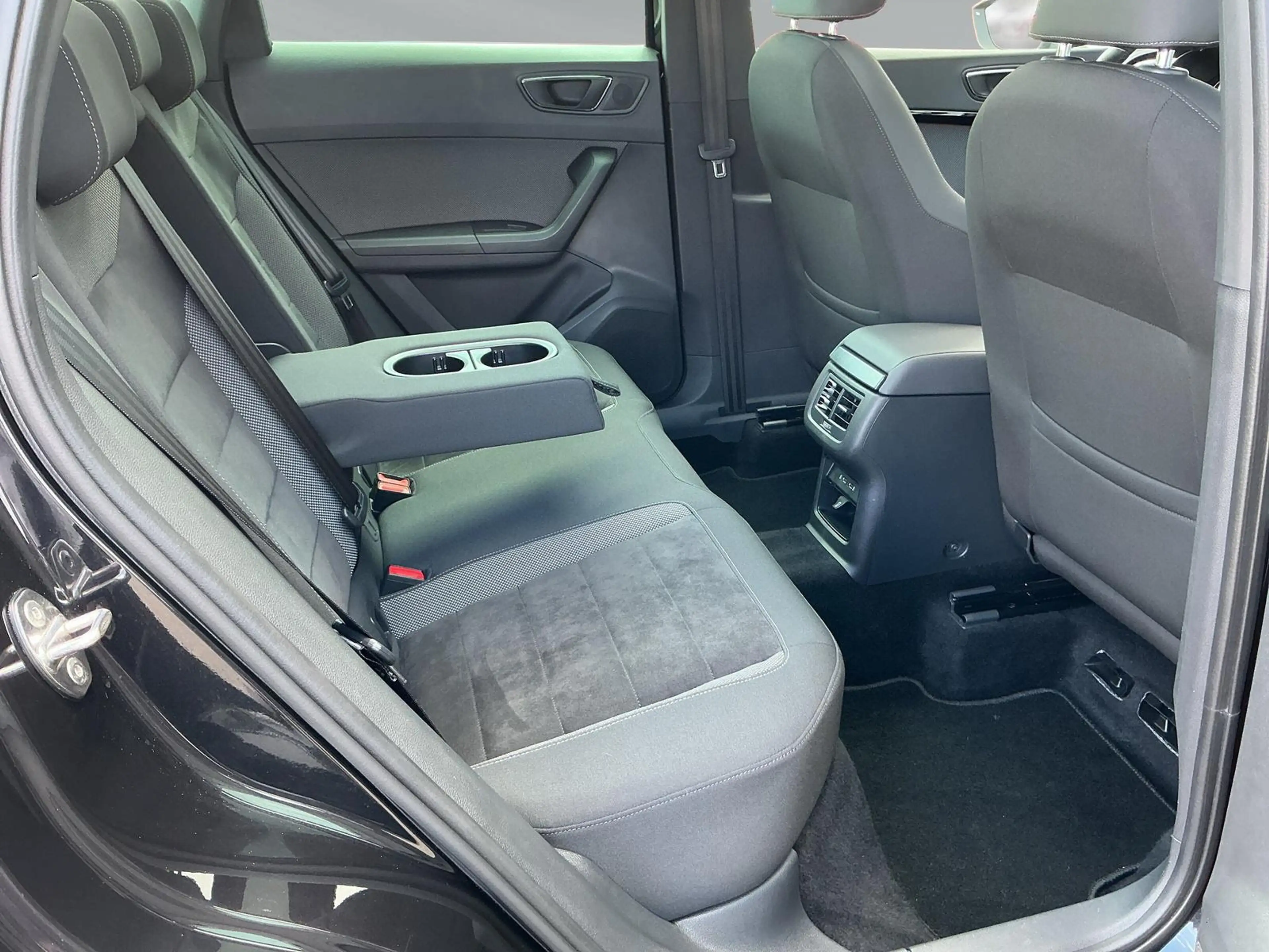 SEAT Ateca 1.5 TSI DSG Xcellence LED PANO BEATS K360° — photo 12