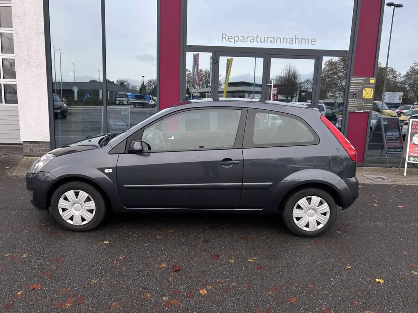Ford Fiesta 1.3 Connection Gris - 2