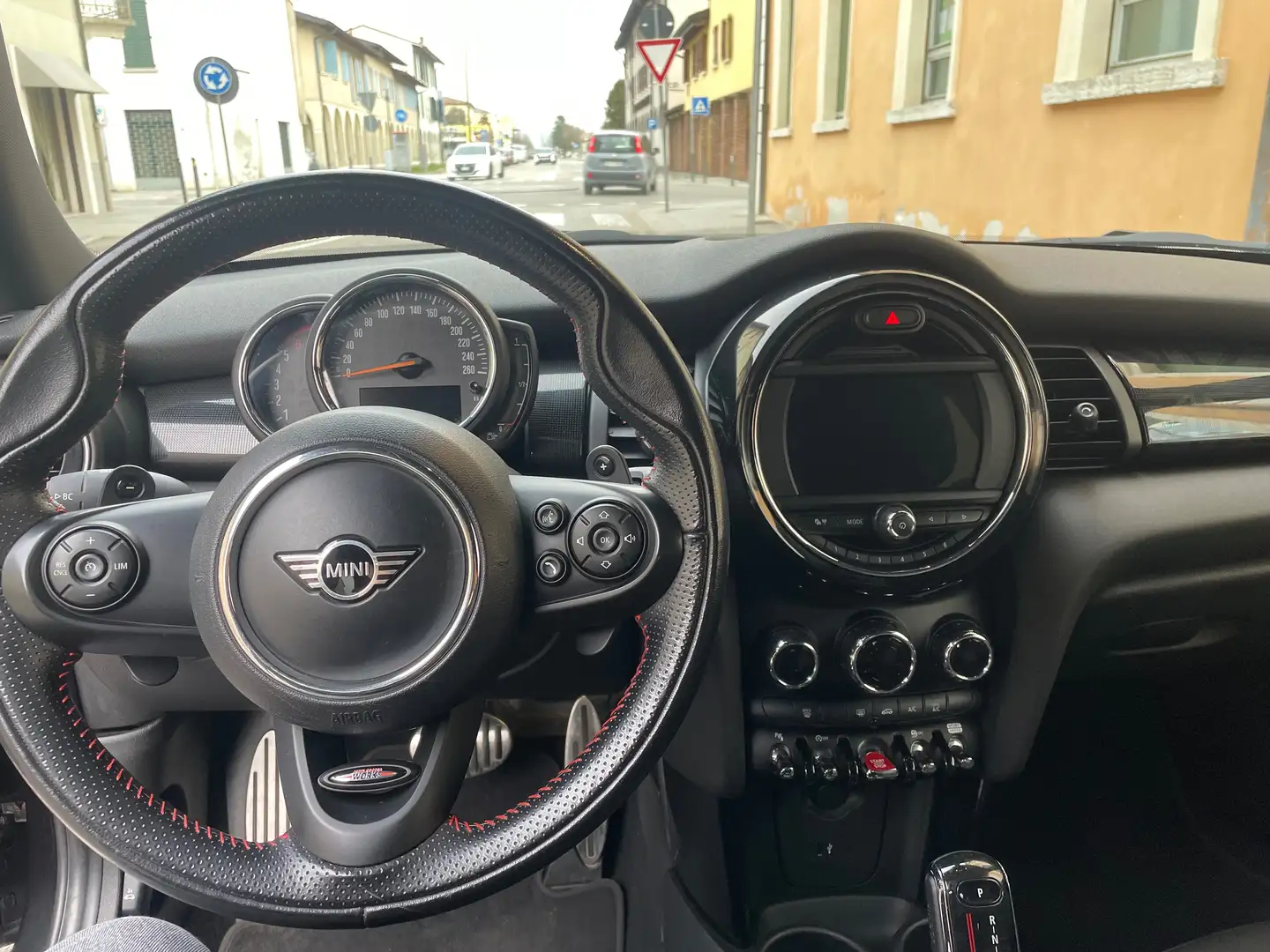 MINI Cooper SD Mini IV F56 2018 3p 3p 2.0 auto Černá - 2