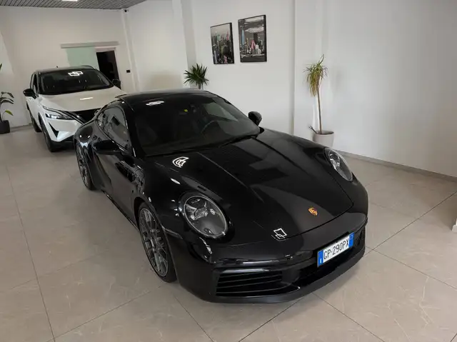 Porsche 911 view 2