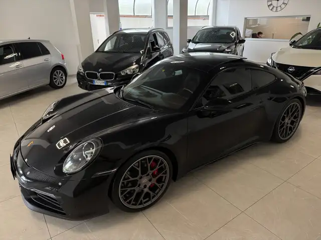 Porsche 911 view 13