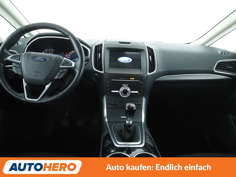 Ford S-Max 2.0 TDCi Titanium 4x4*NAVI*TEMPO*PDC*SHZ* — photo 12