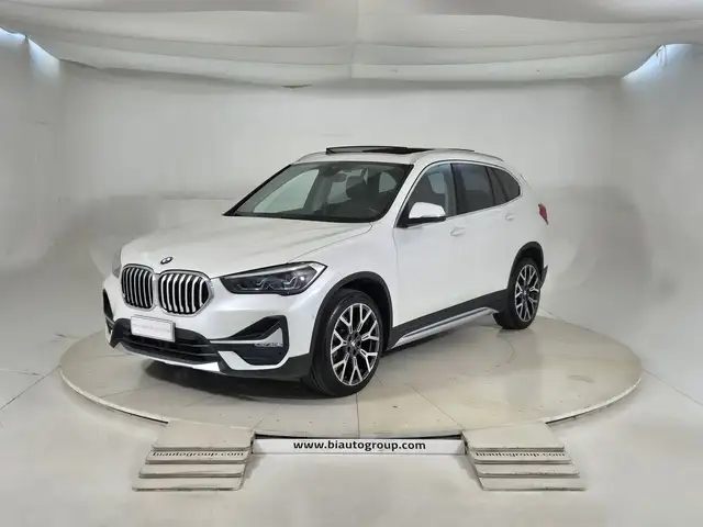 BMW X1 main image