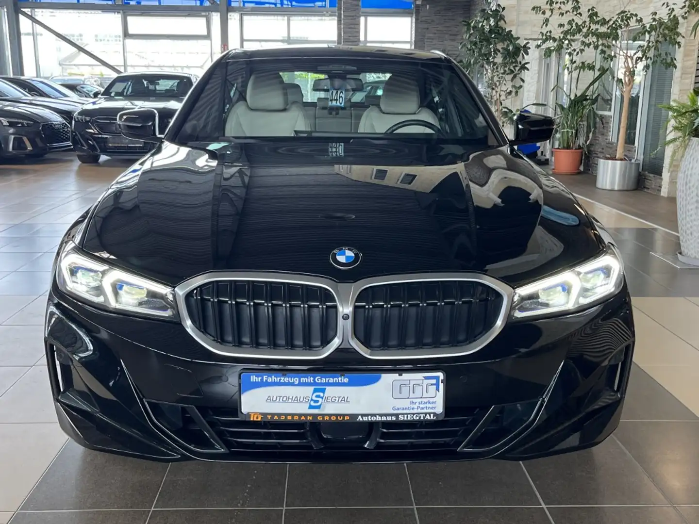 BMW 318 i Harman Kardon 360°Cam LED Leder digCockpit Schwarz - 2