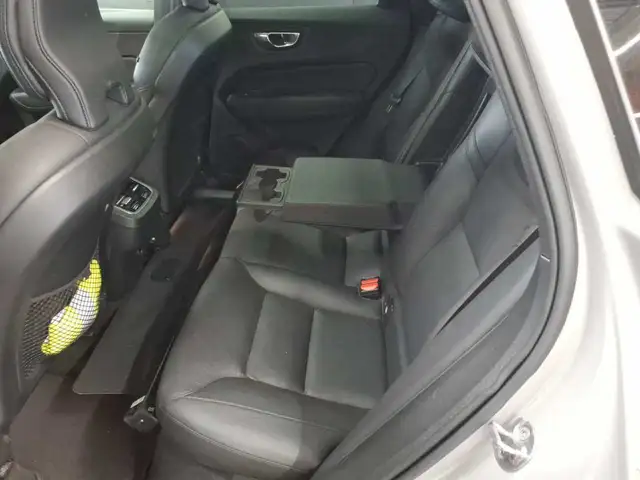 Volvo XC60 view 7