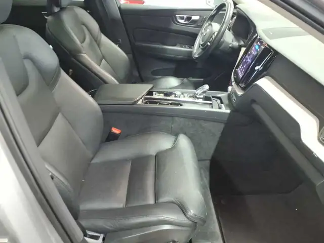 Volvo XC60 view 11