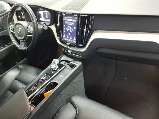 Volvo XC60 view 12