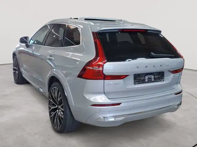 Volvo XC60 view 2