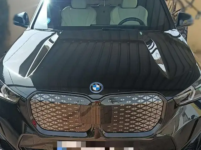 BMW iX1