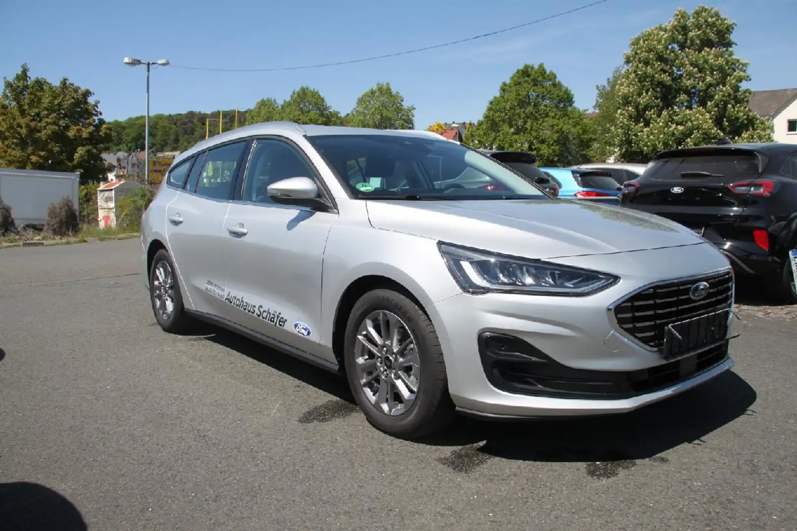 Ford Focus Titanium+SHZ+LHZ+NAVI+KLIMA+LMF+RFK+ Silber - 2